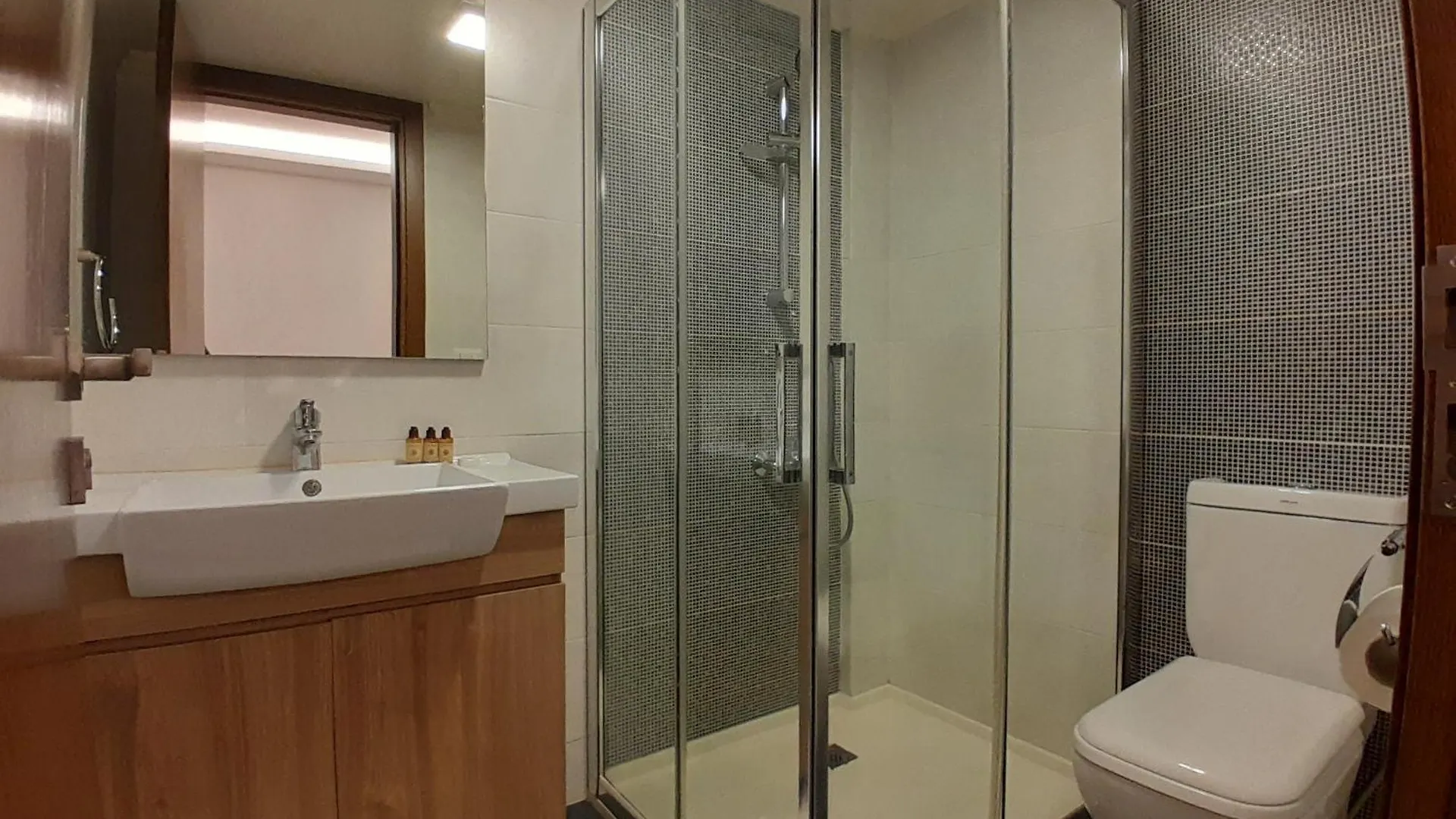 Hotel Shade Suites & Studios Beirut Lebanon