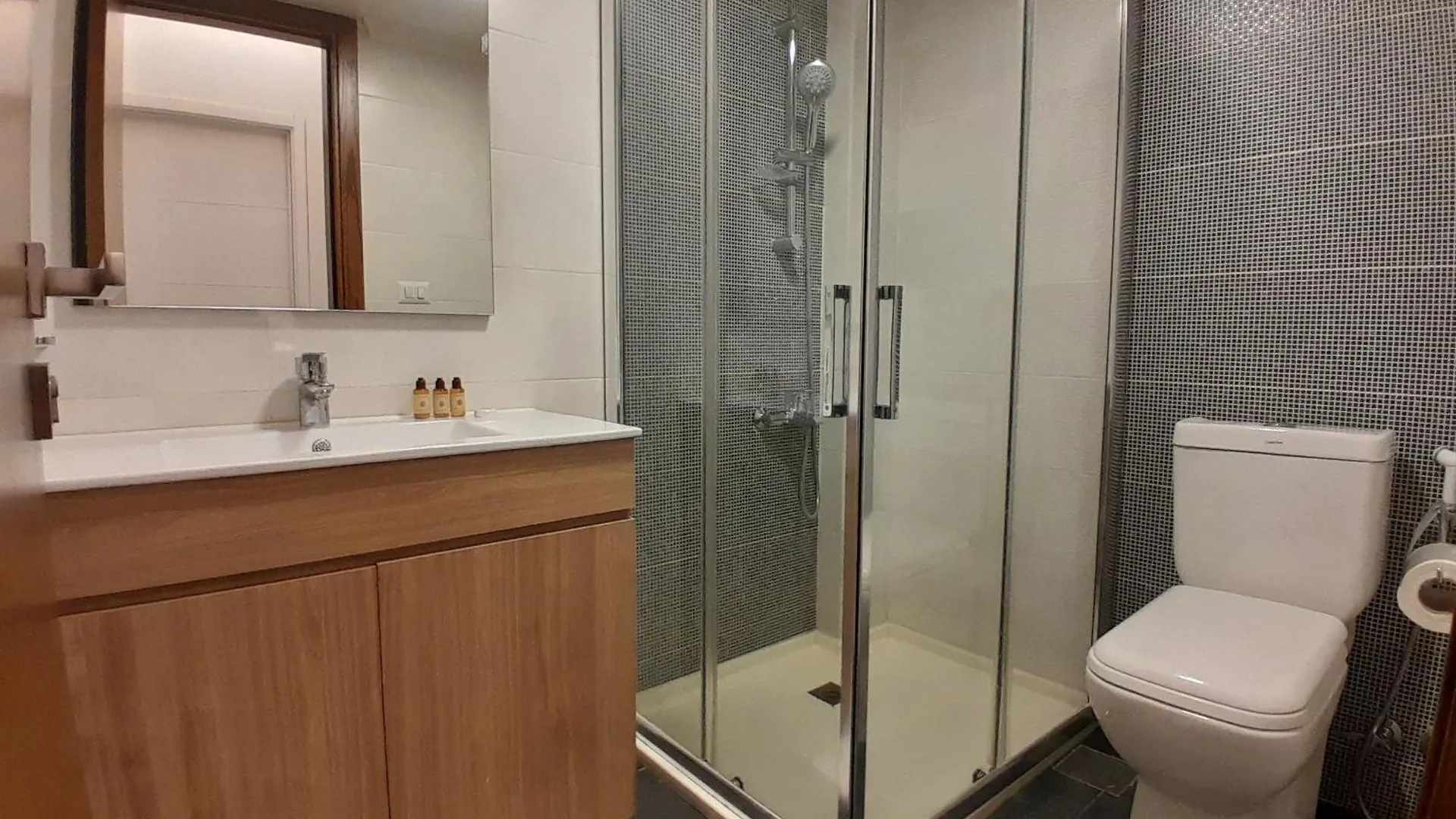 Hotel Shade Suites & Studios Beirut